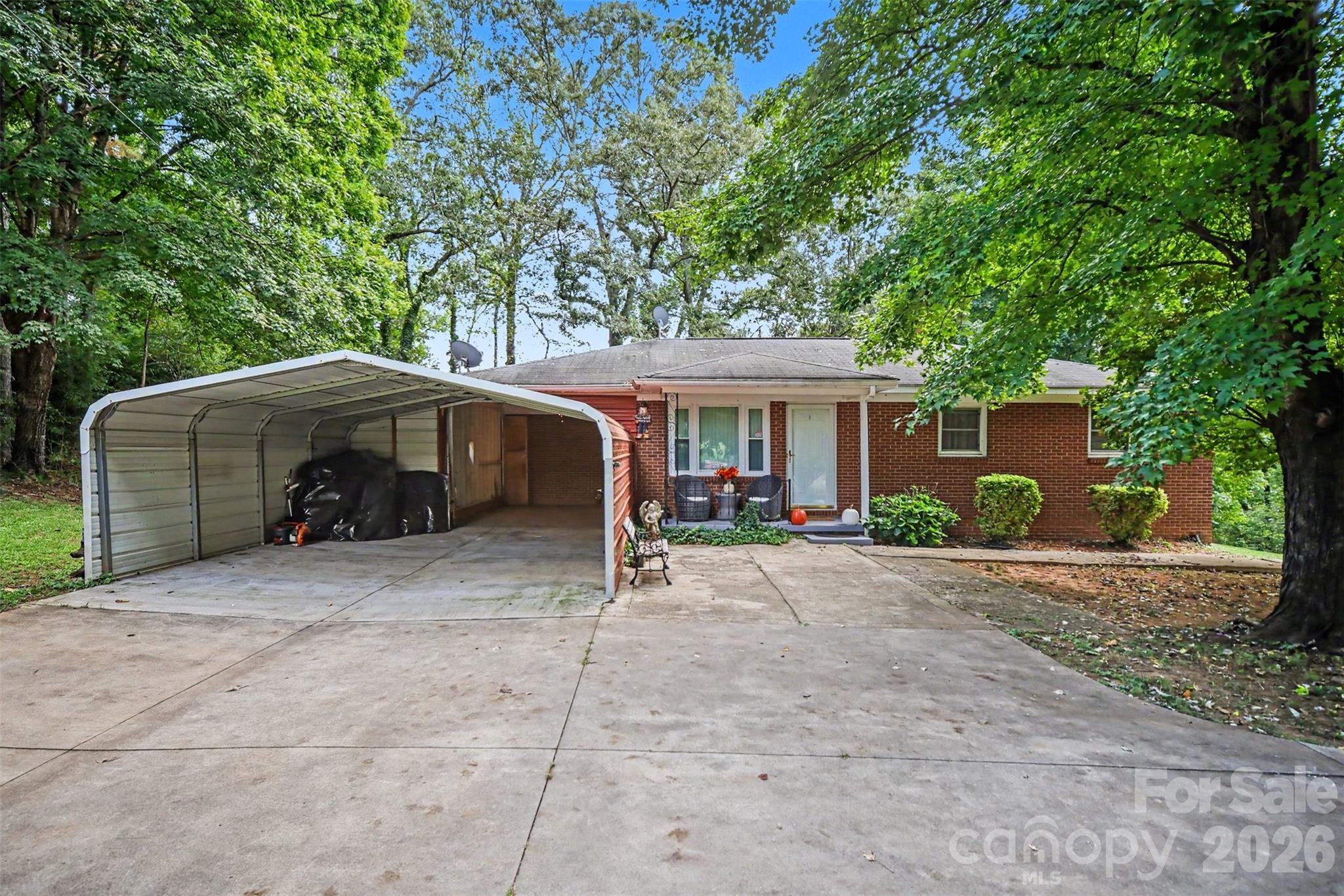 1308 E Stagecoach Trail