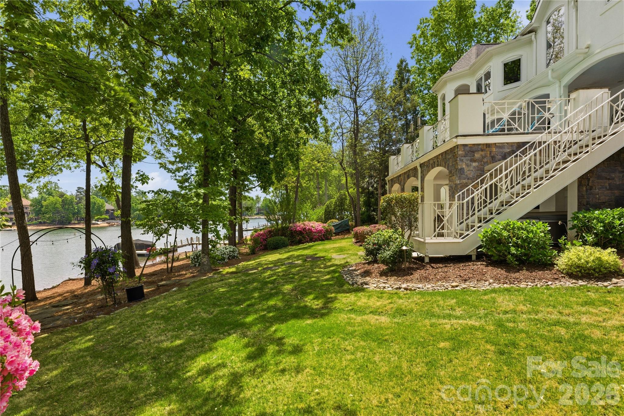 The Peninsula - Residential