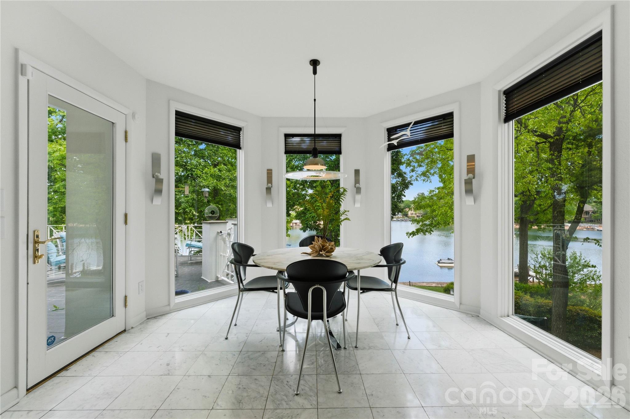 The Peninsula - Residential