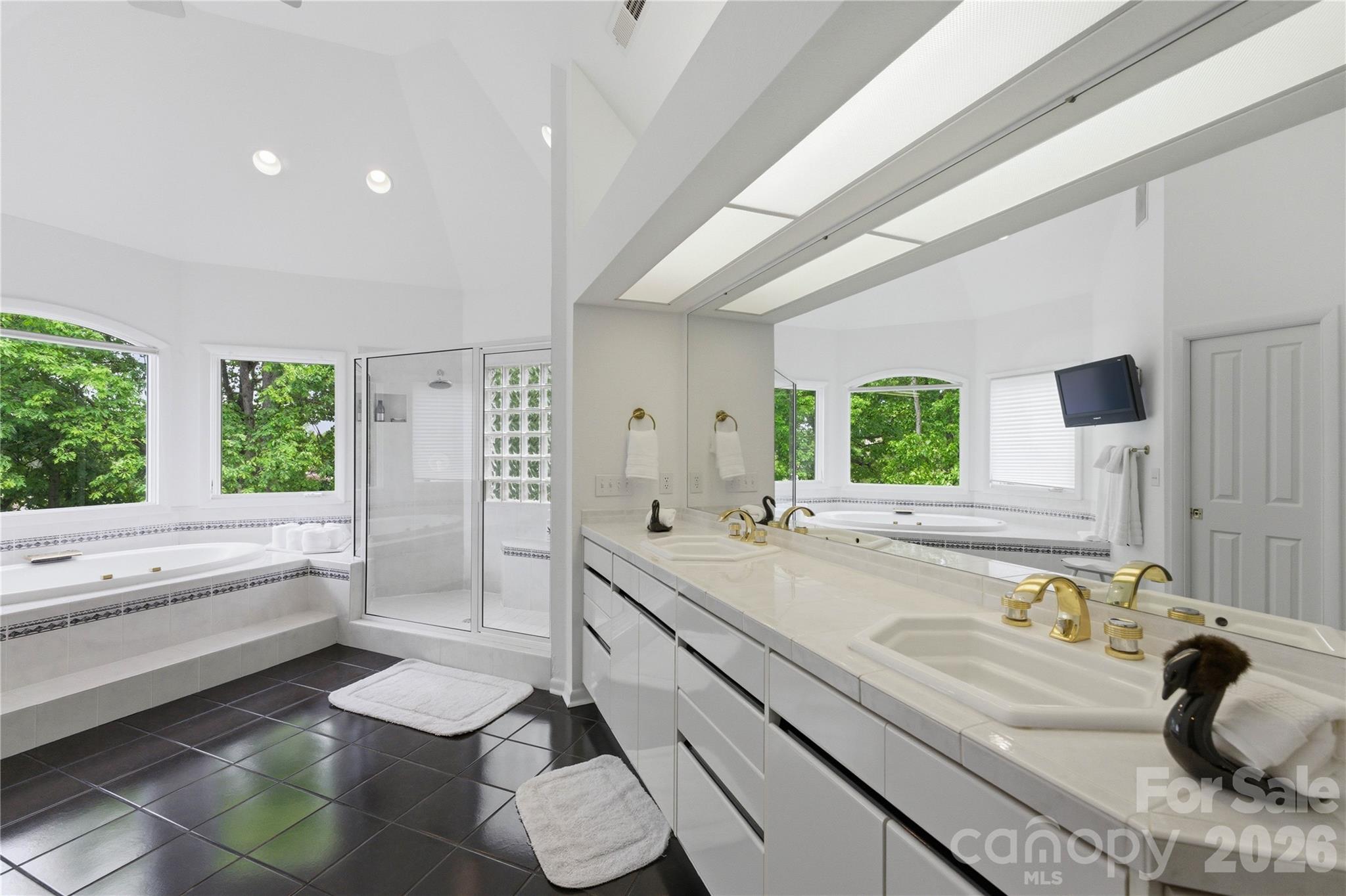 The Peninsula - Residential