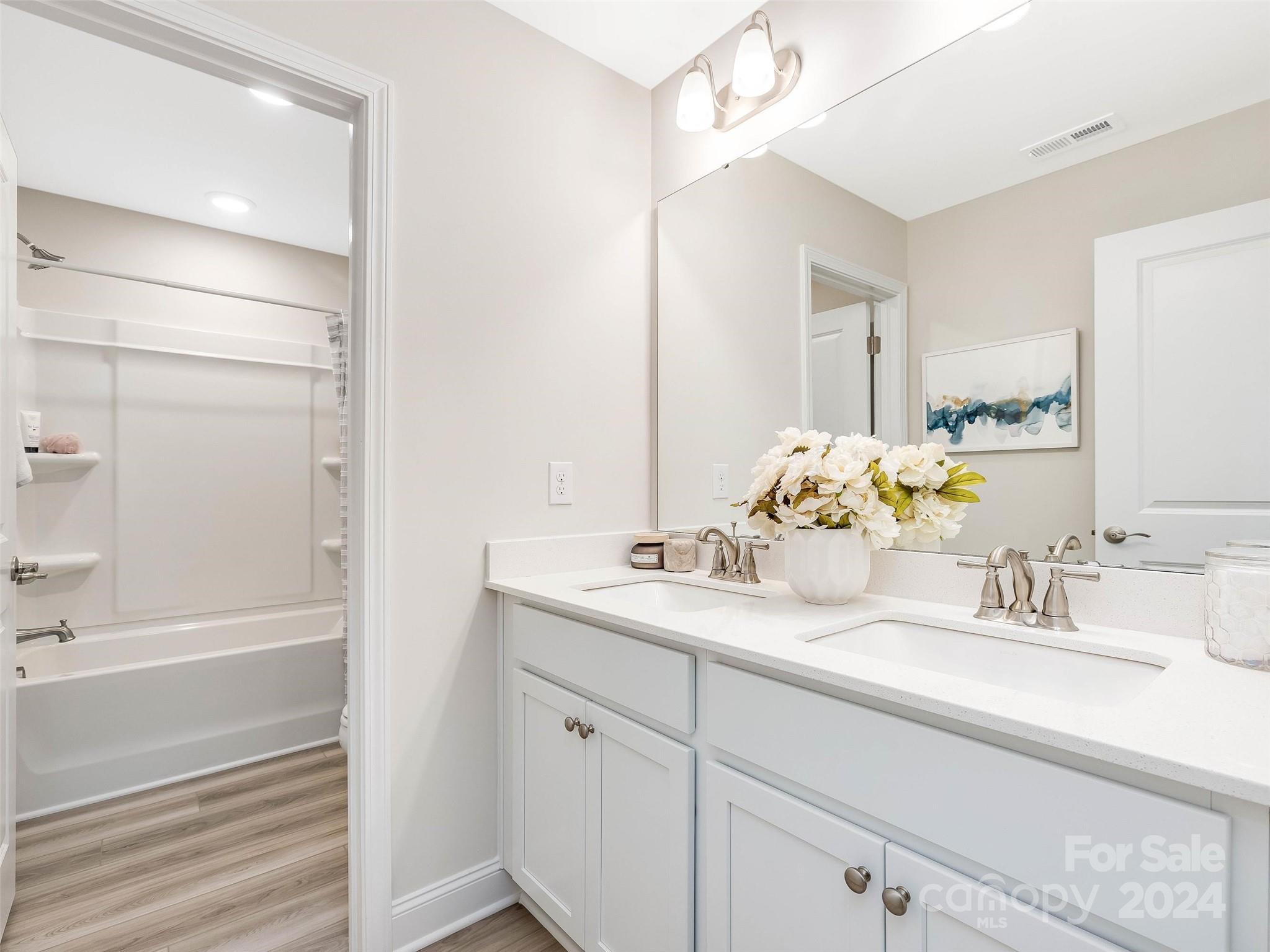 Lakeside Glen - Residential