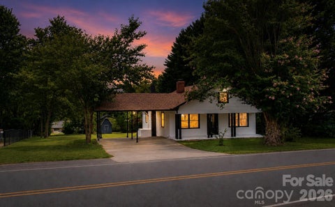 Photo of 113 Mountain View Street, Morganton, NC 28655 (MLS # 4407157)