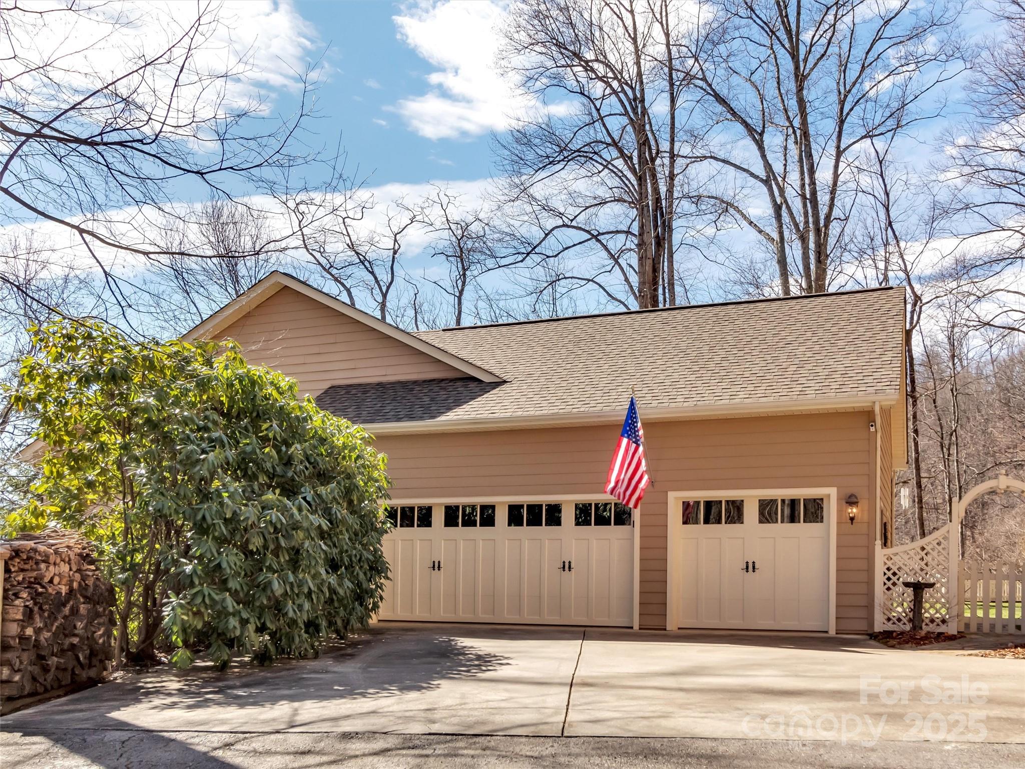 Laurel Ridge Country Club - Residential