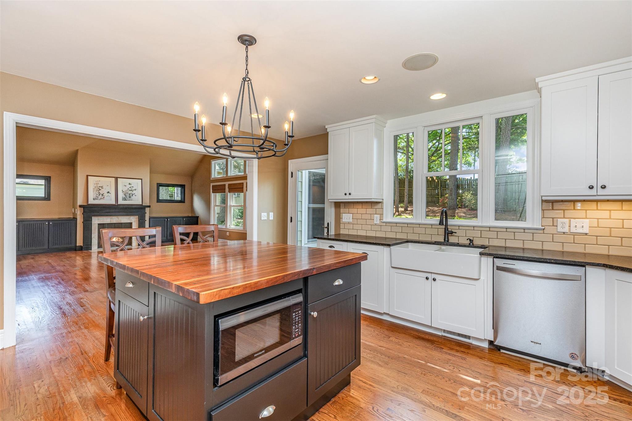 4467 Woodlark Lane