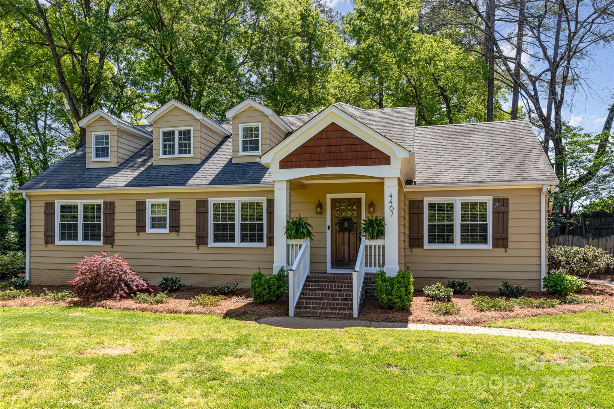 4467 Woodlark Lane