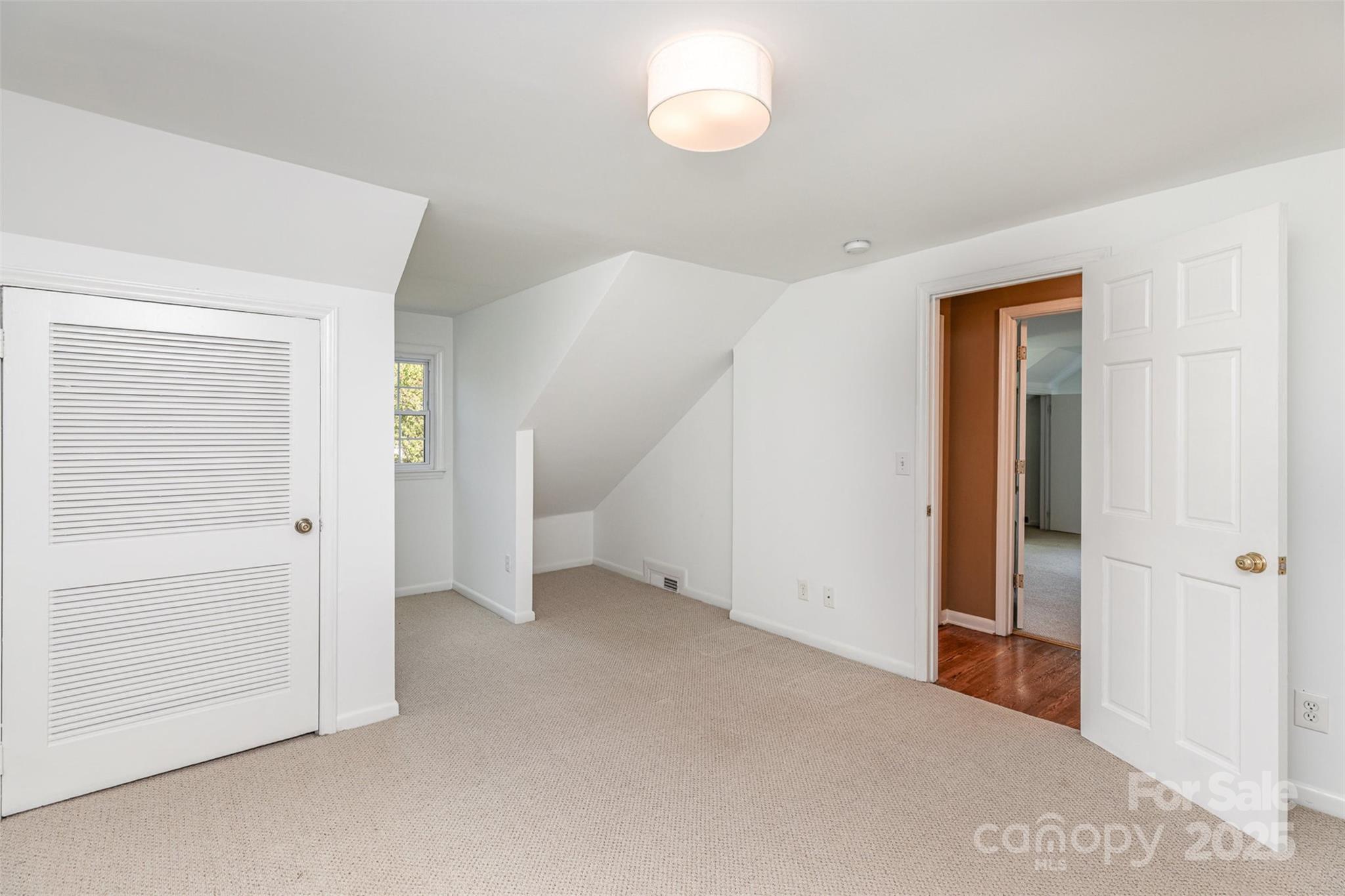 Charlotte, North Carolina 28211, United States, 5 Bedrooms Bedrooms, ,4 BathroomsBathrooms,Residential,Active,112546