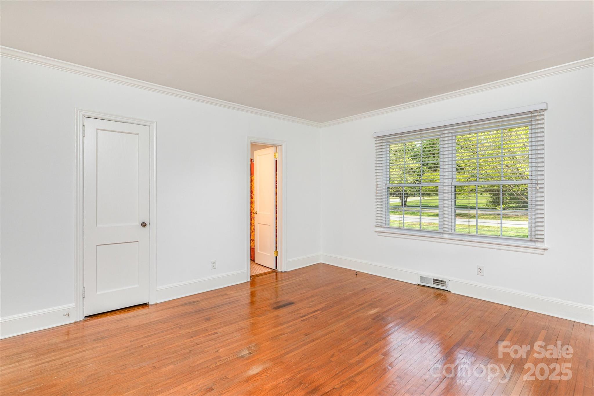 Charlotte, North Carolina 28211, United States, 5 Bedrooms Bedrooms, ,4 BathroomsBathrooms,Residential,Active,112546