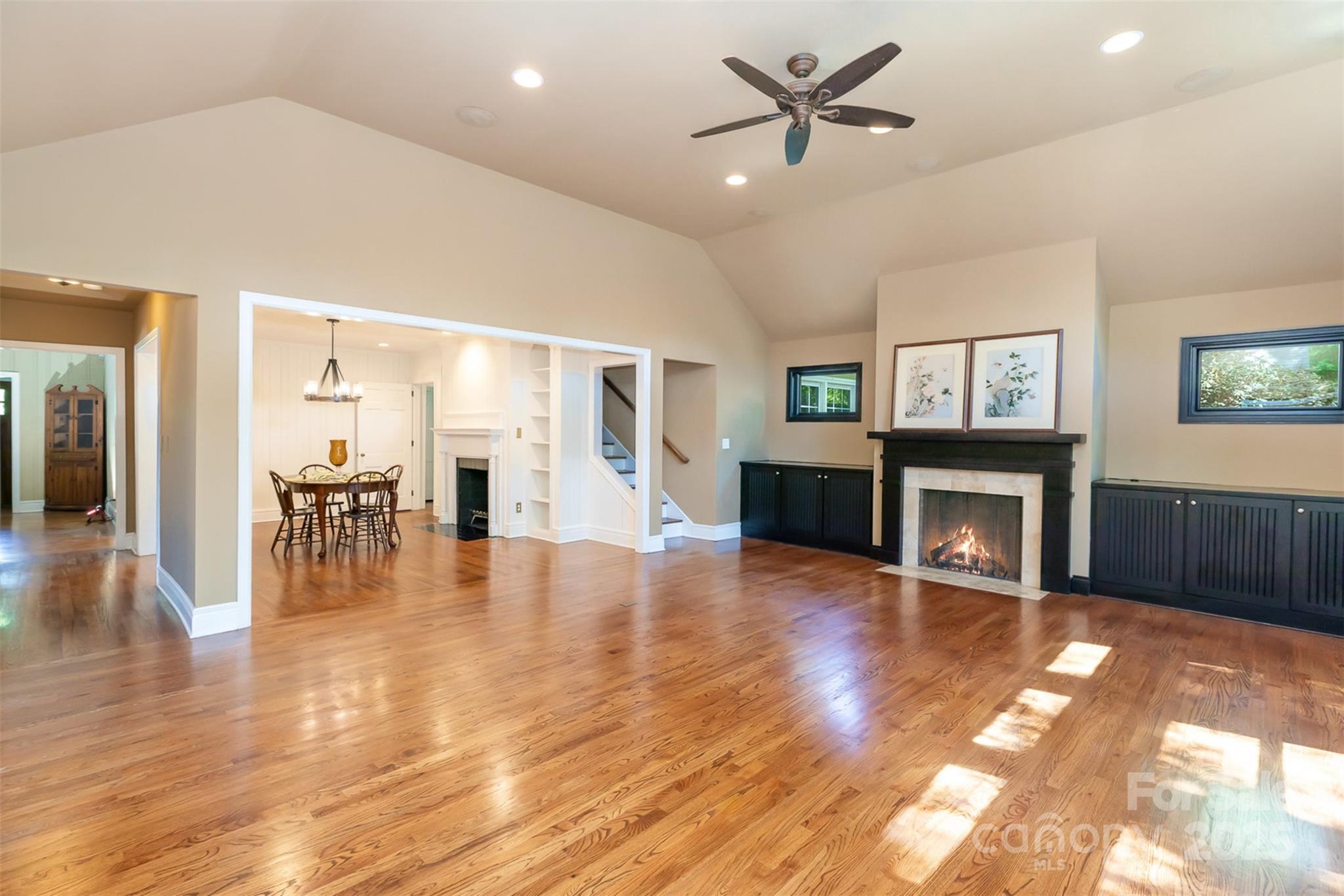 Charlotte, North Carolina 28211, United States, 5 Bedrooms Bedrooms, ,4 BathroomsBathrooms,Residential,Active,112546