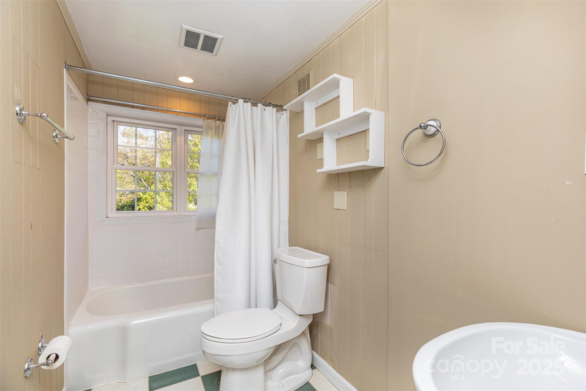 Charlotte, North Carolina 28211, United States, 5 Bedrooms Bedrooms, ,4 BathroomsBathrooms,Residential,Active,112546