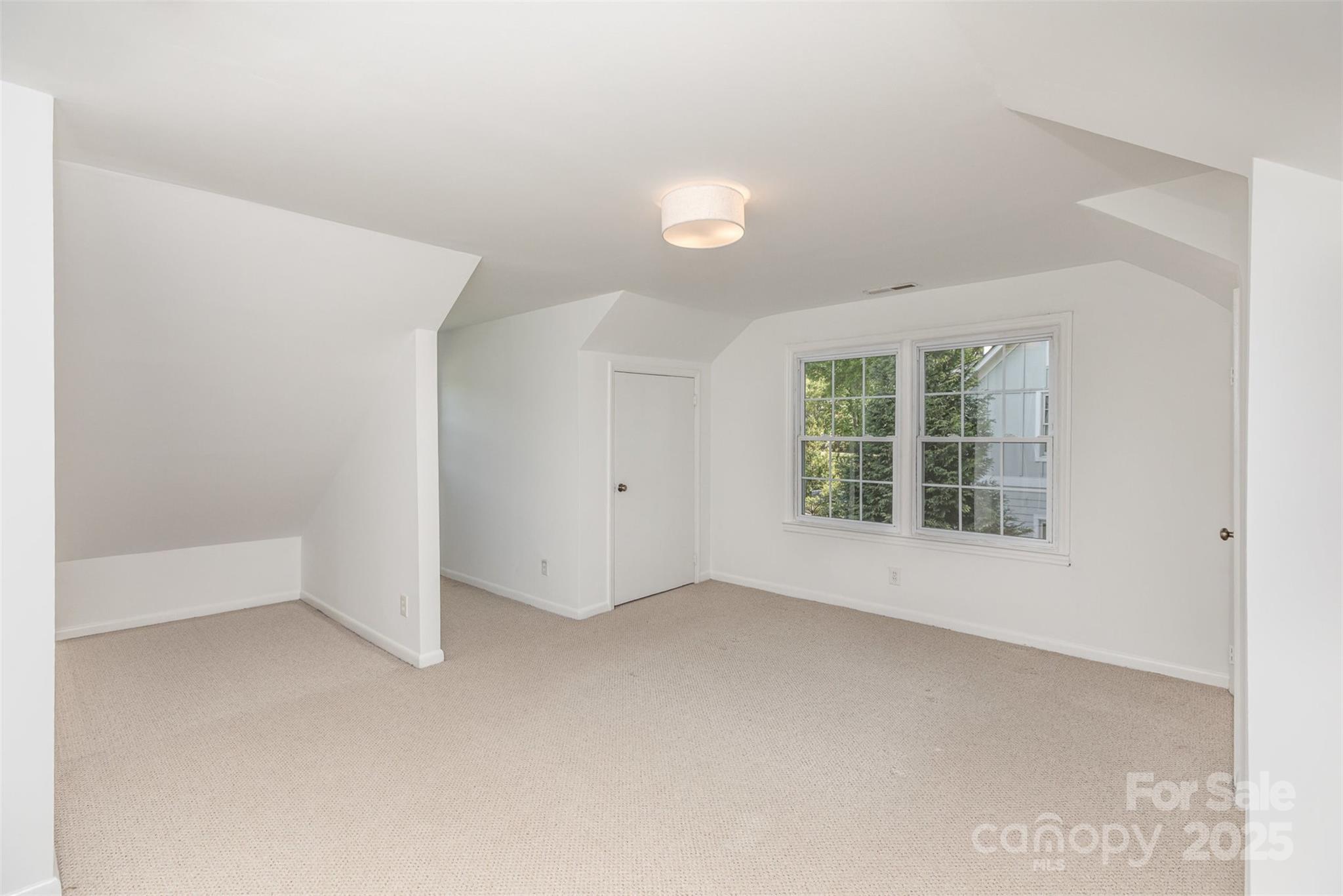 Charlotte, North Carolina 28211, United States, 5 Bedrooms Bedrooms, ,4 BathroomsBathrooms,Residential,Active,112546