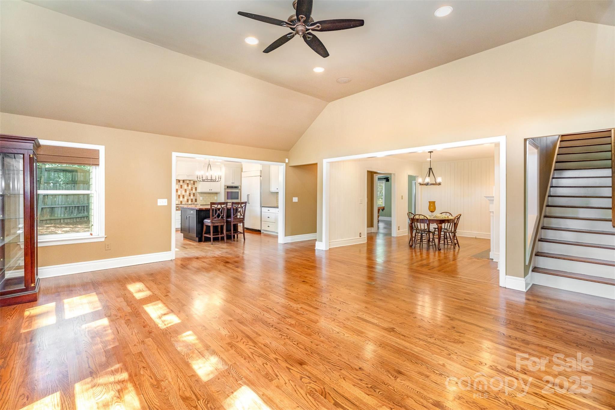 Charlotte, North Carolina 28211, United States, 5 Bedrooms Bedrooms, ,4 BathroomsBathrooms,Residential,Active,112546