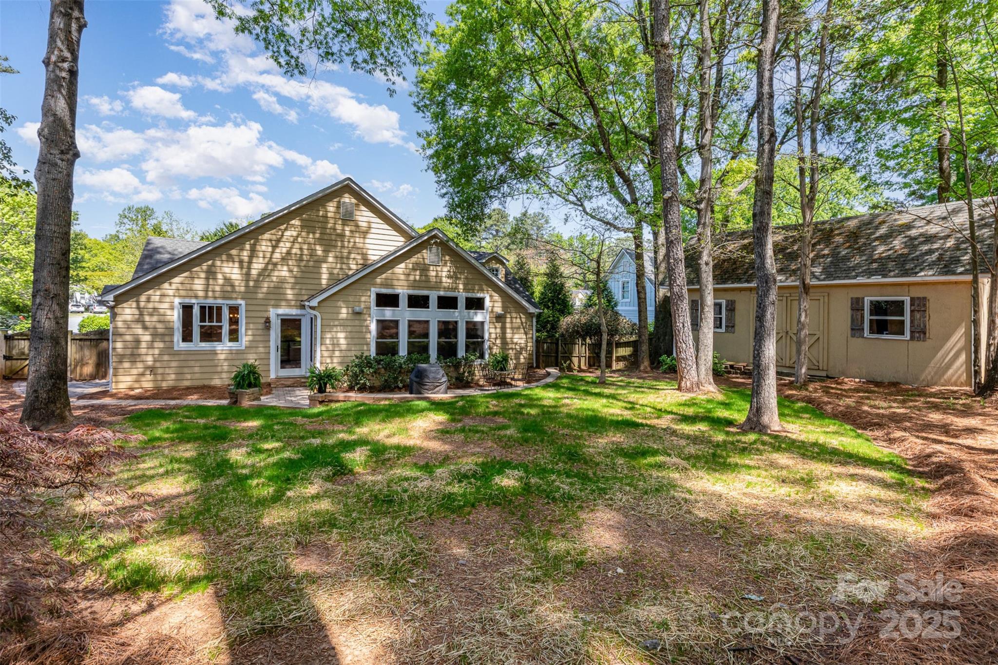 Charlotte, North Carolina 28211, United States, 5 Bedrooms Bedrooms, ,4 BathroomsBathrooms,Residential,Active,112546