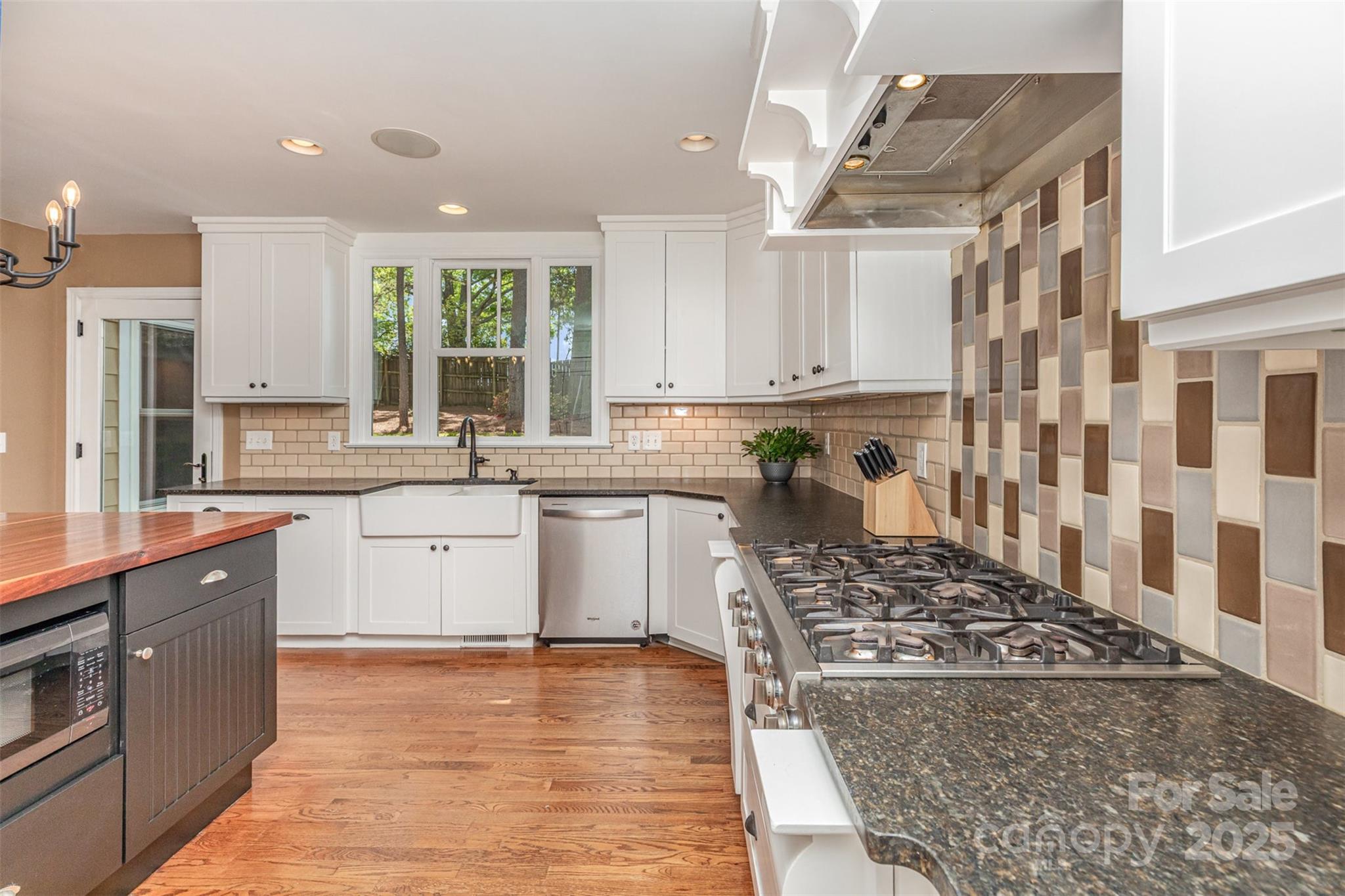 4467 Woodlark Lane