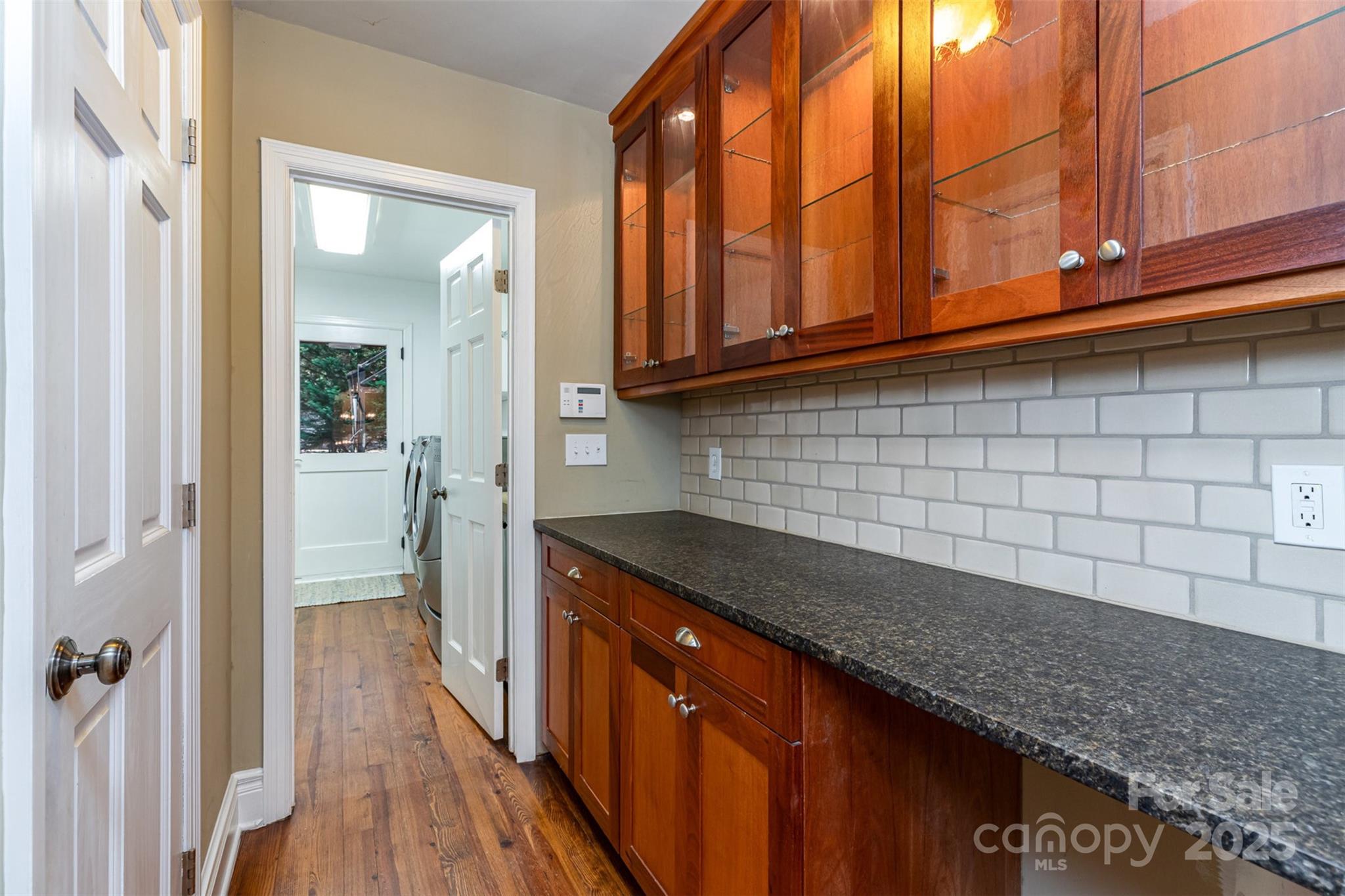 Charlotte, North Carolina 28211, United States, 5 Bedrooms Bedrooms, ,4 BathroomsBathrooms,Residential,Active,112546