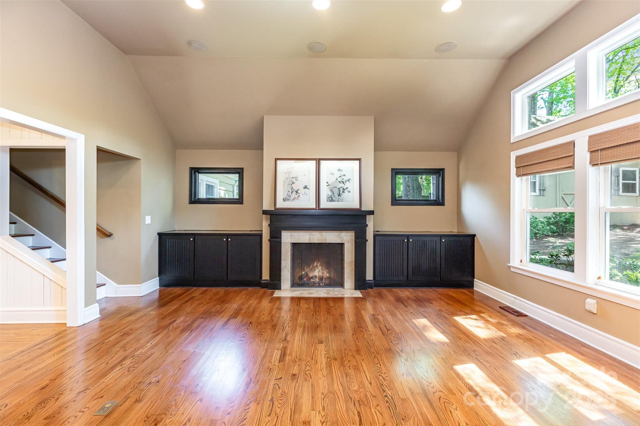 Charlotte, North Carolina 28211, United States, 5 Bedrooms Bedrooms, ,4 BathroomsBathrooms,Residential,Active,112546