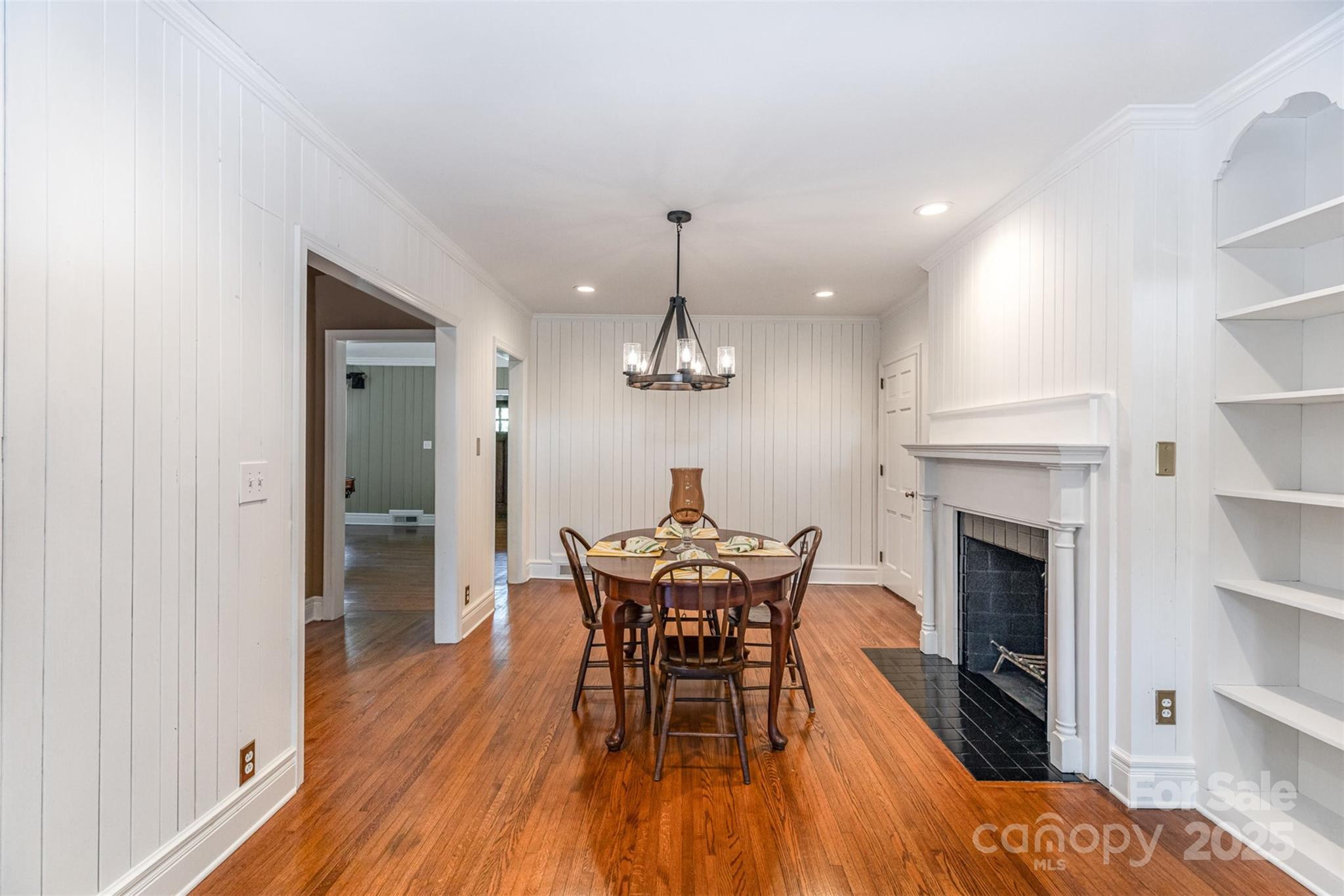 Charlotte, North Carolina 28211, United States, 5 Bedrooms Bedrooms, ,4 BathroomsBathrooms,Residential,Active,112546