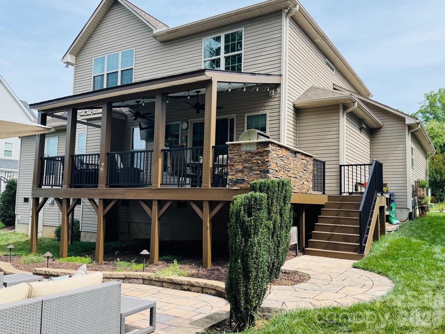 108 Willowbrook Drive