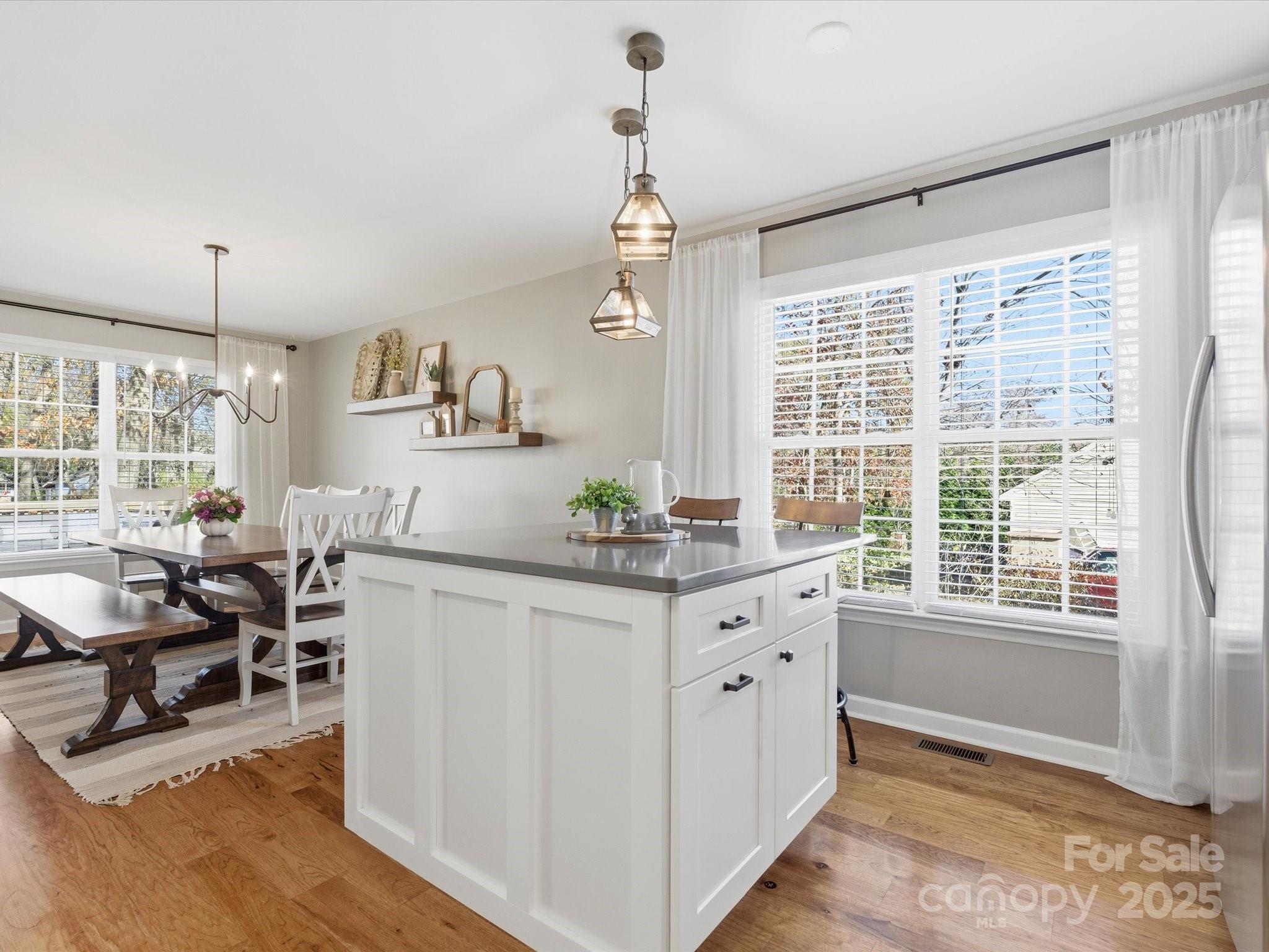 6006 Charlton Oaks Drive