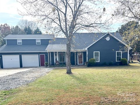 2241 Indian Cross Trail Matthews NC 28104