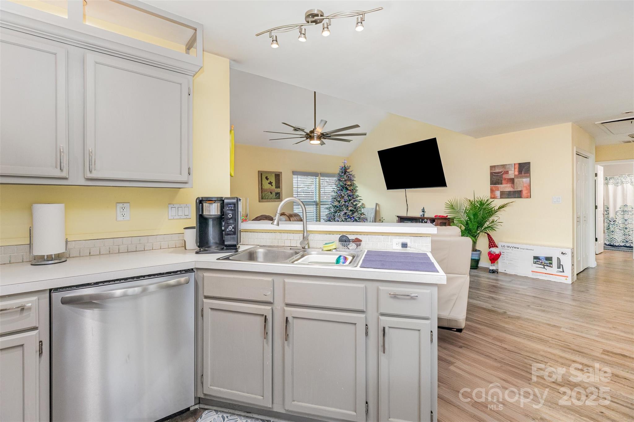 2241 Indian Cross Trail