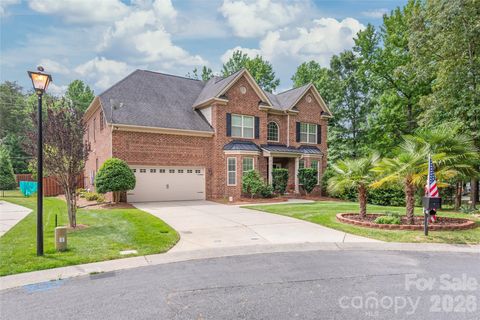 Photo of 4606 Pebble Run Drive, Matthews, NC 28105 (MLS # 4387948)