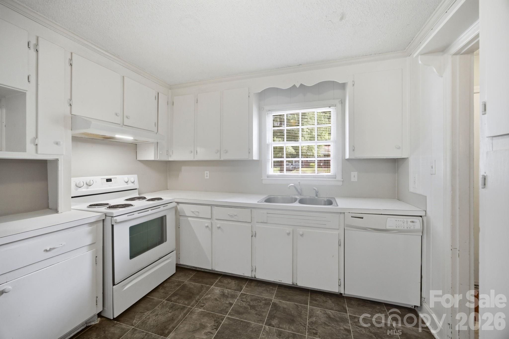 1401 Grovewood Drive
