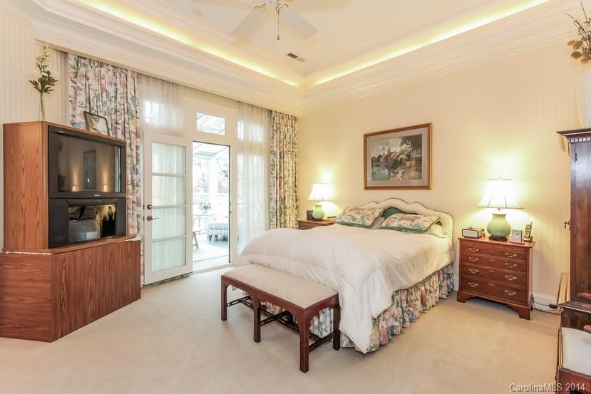 The Peninsula - Residential