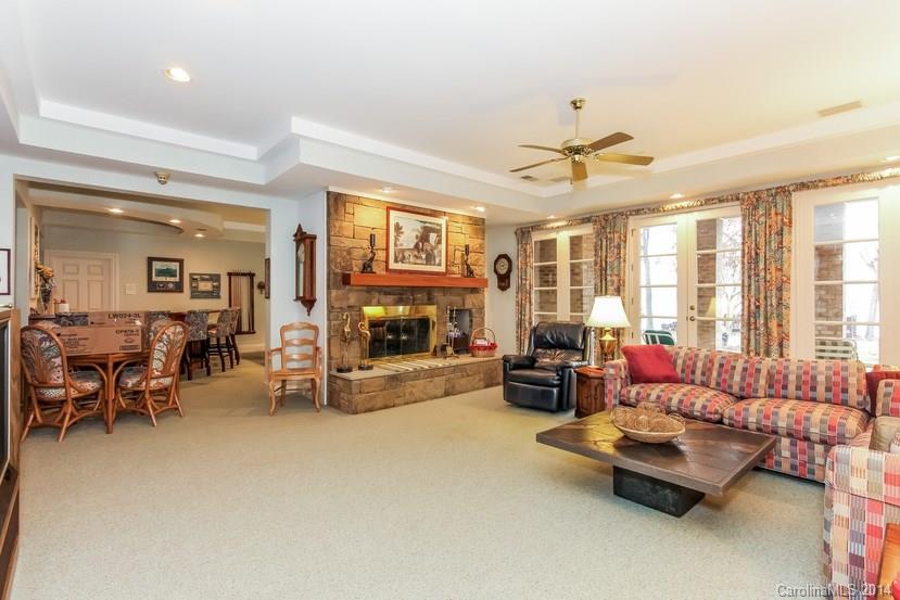 The Peninsula - Residential