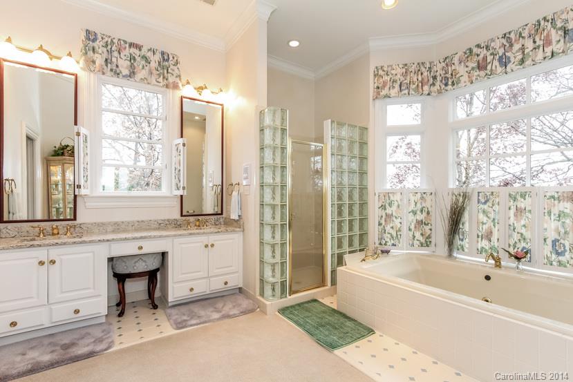 The Peninsula - Residential