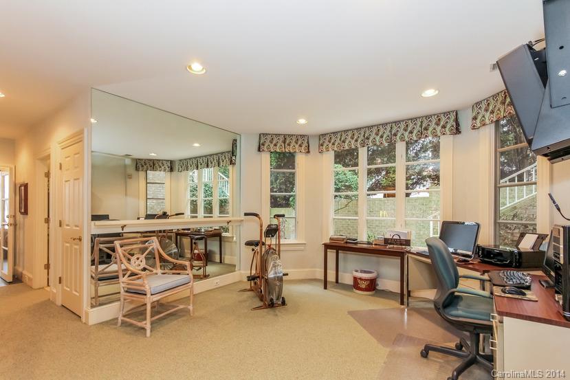 The Peninsula - Residential