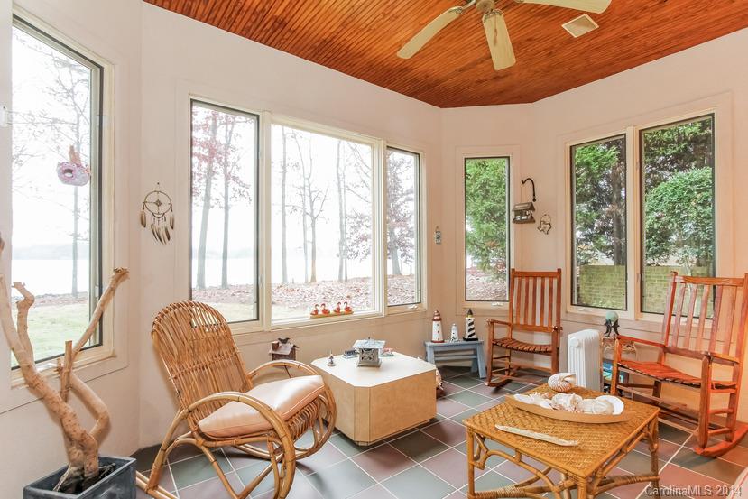 The Peninsula - Residential