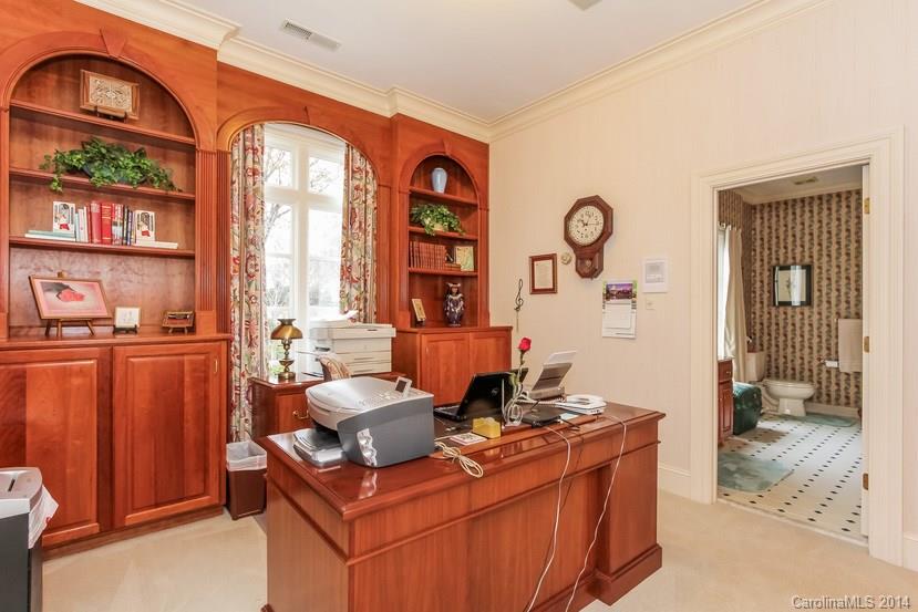 The Peninsula - Residential