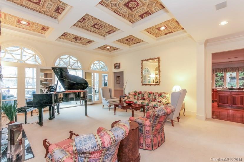 The Peninsula - Residential