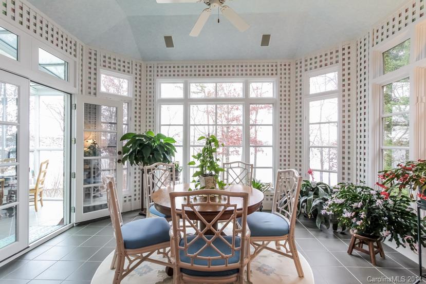 The Peninsula - Residential