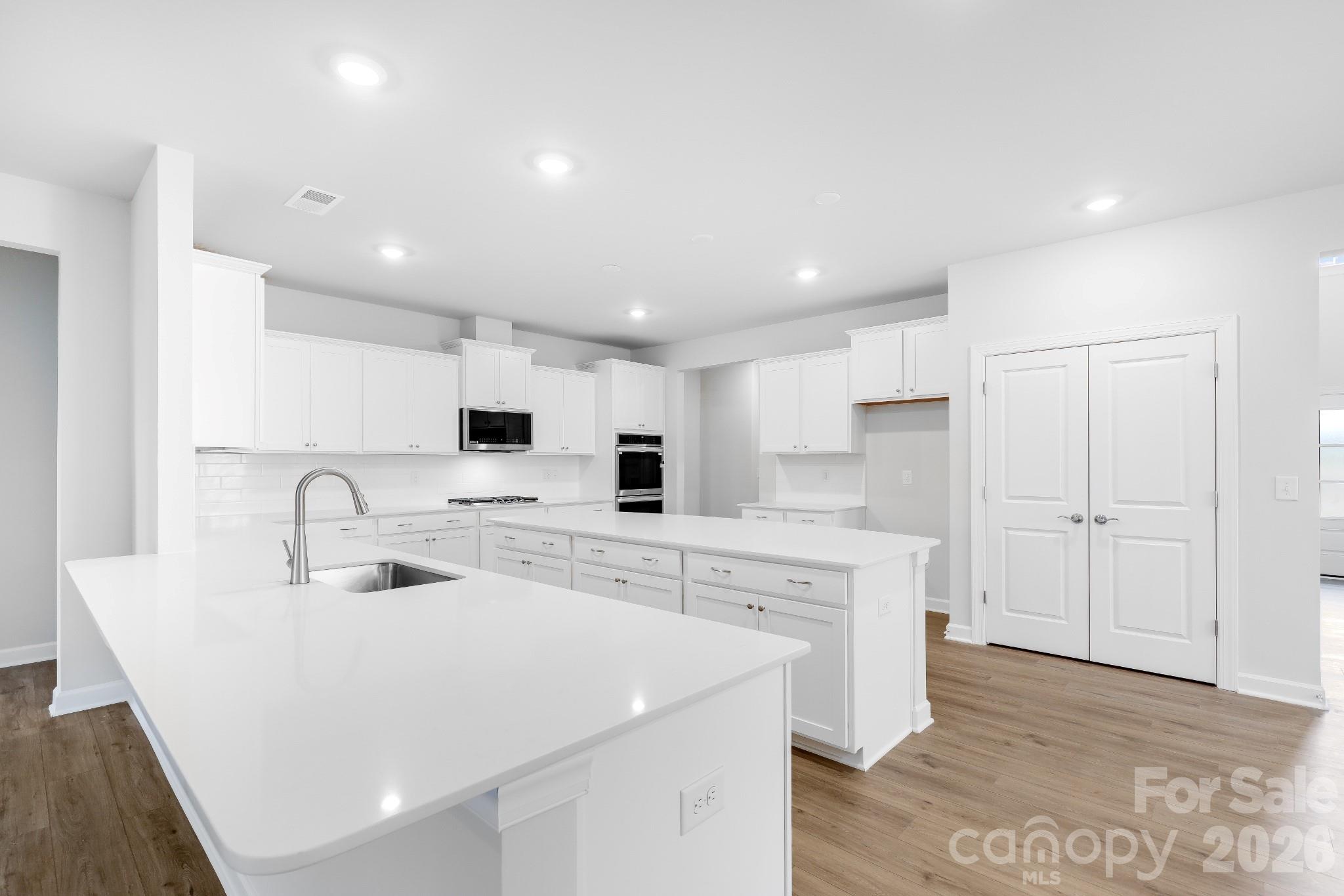 Roselyn - Residential