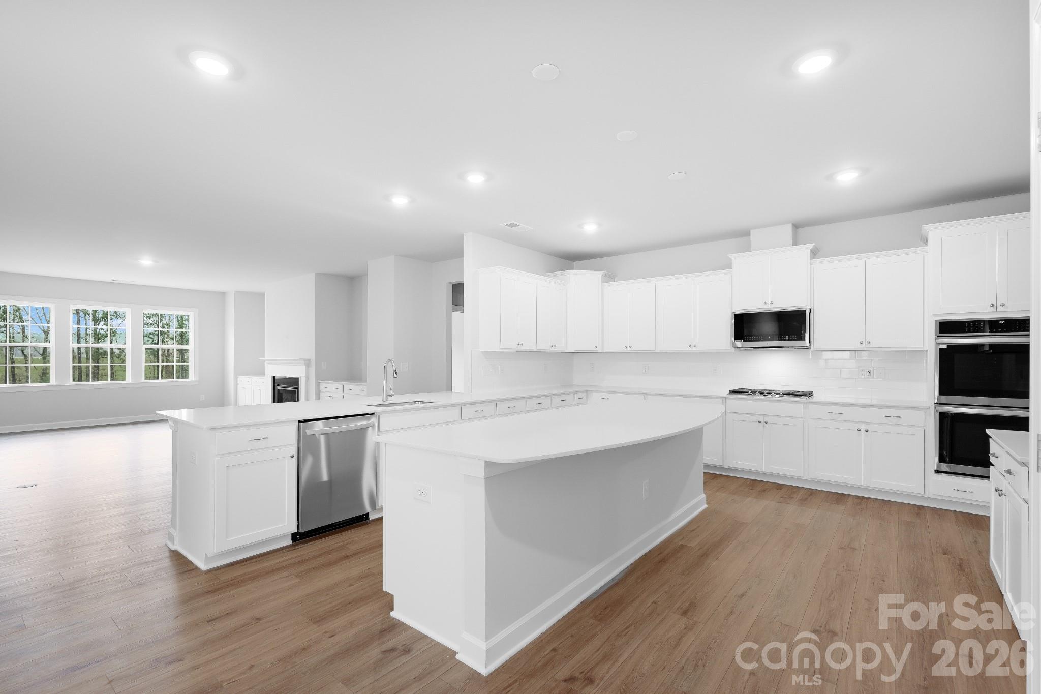 Roselyn - Residential