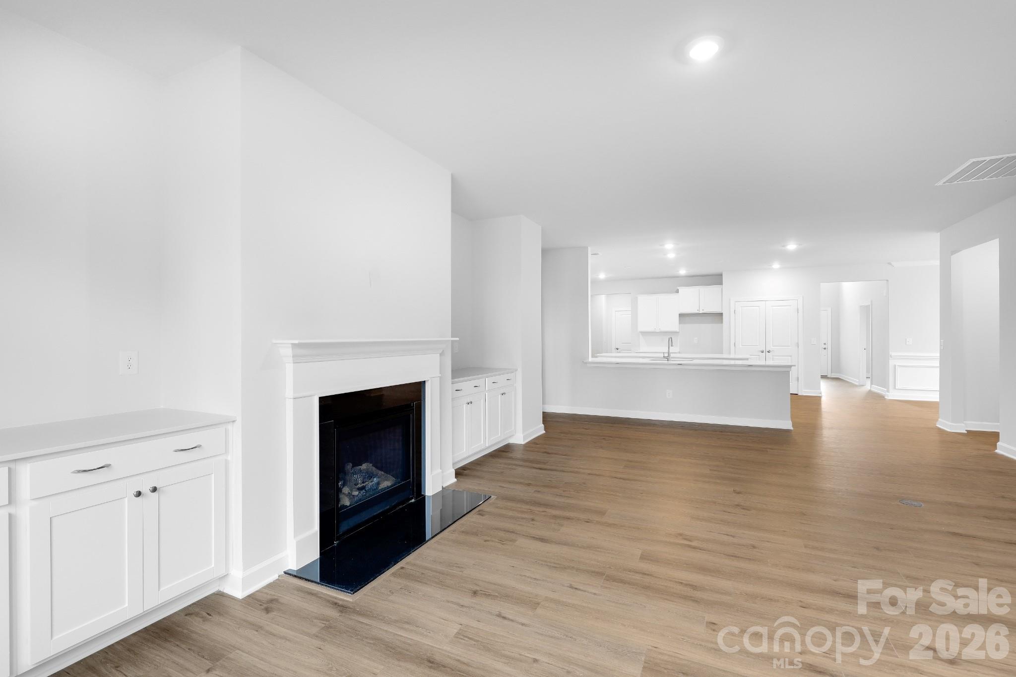 Roselyn - Residential