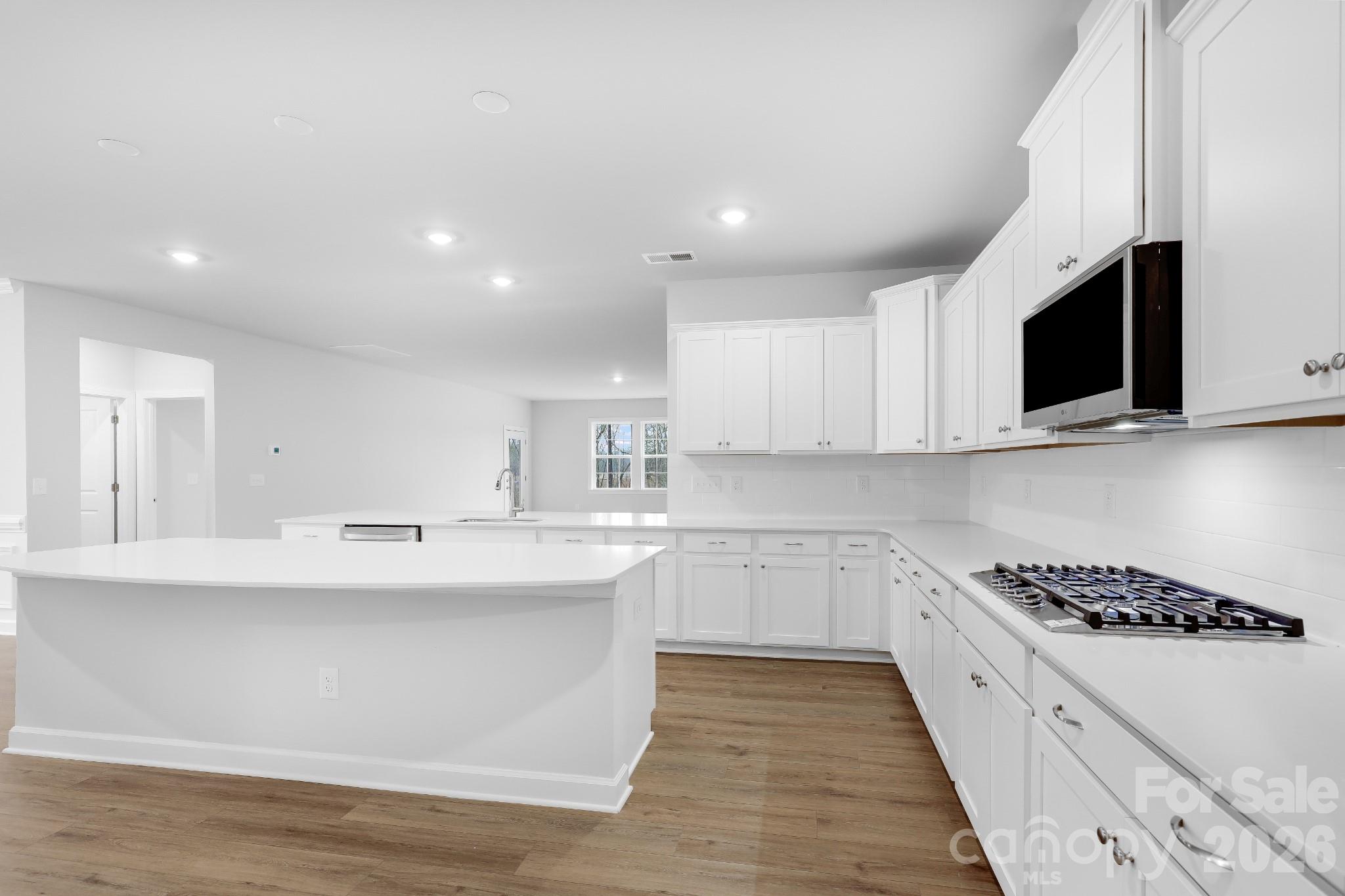 Roselyn - Residential