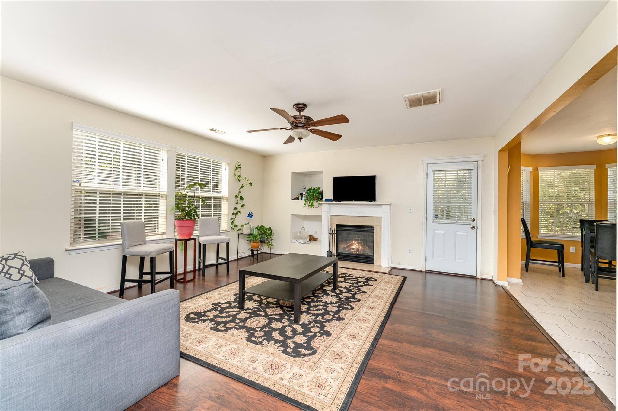 8022 Bristle Lane