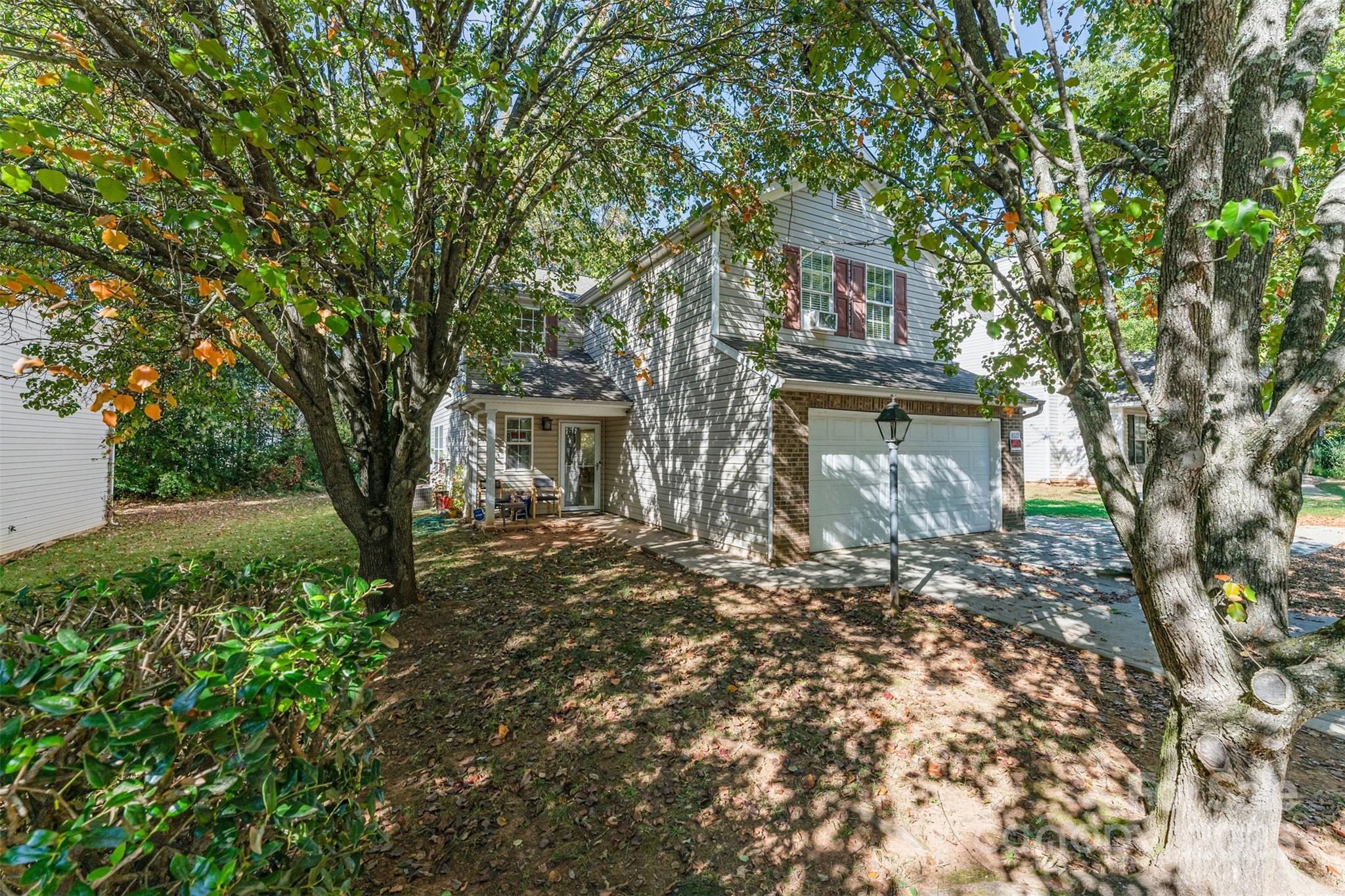 8022 Bristle Lane