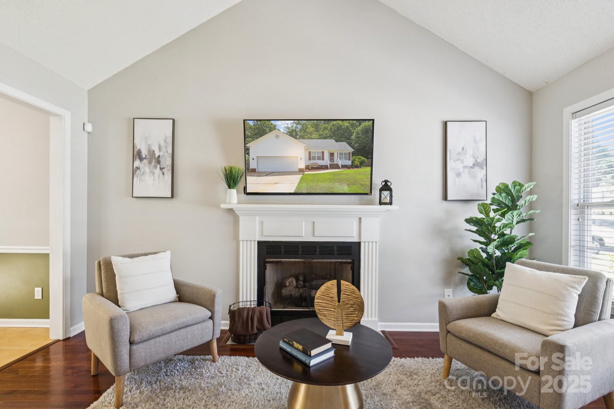 2336 Nuthatch Drive