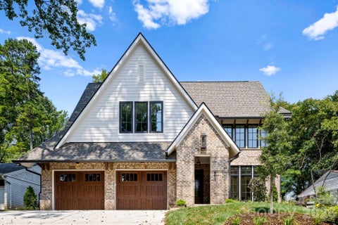 Photo of 815 Manhasset Road, Charlotte, NC 28209 (MLS # 4413025)