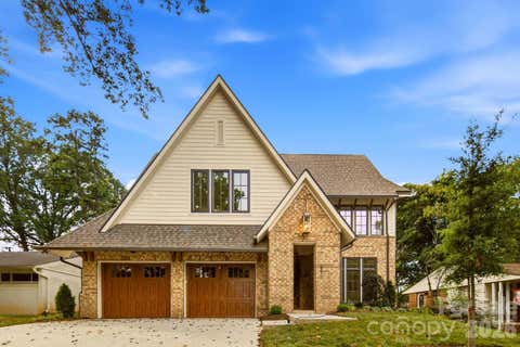 Photo of 815 Manhasset Road, Charlotte, NC 28209 (MLS # 4413025)