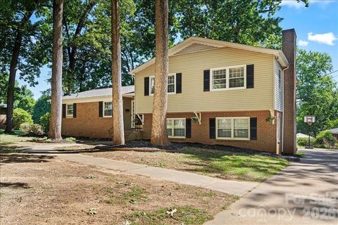 Photo of 2010 Saratoga Drive #5, Gastonia, NC 28056 (MLS # 4377460)