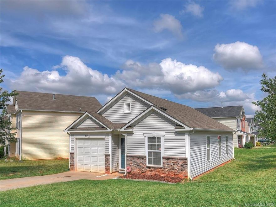 Charming 3BR, 2BA hard to find ranch home in Kyliglen subdivision. Well maintained on corner lot. Attached one-car garage. Home is less than 10 years old. Great opportunity for a newer home only 15 minutes from Uptown. Easy access to I-77 and I-85, Northlake Mall and University area.