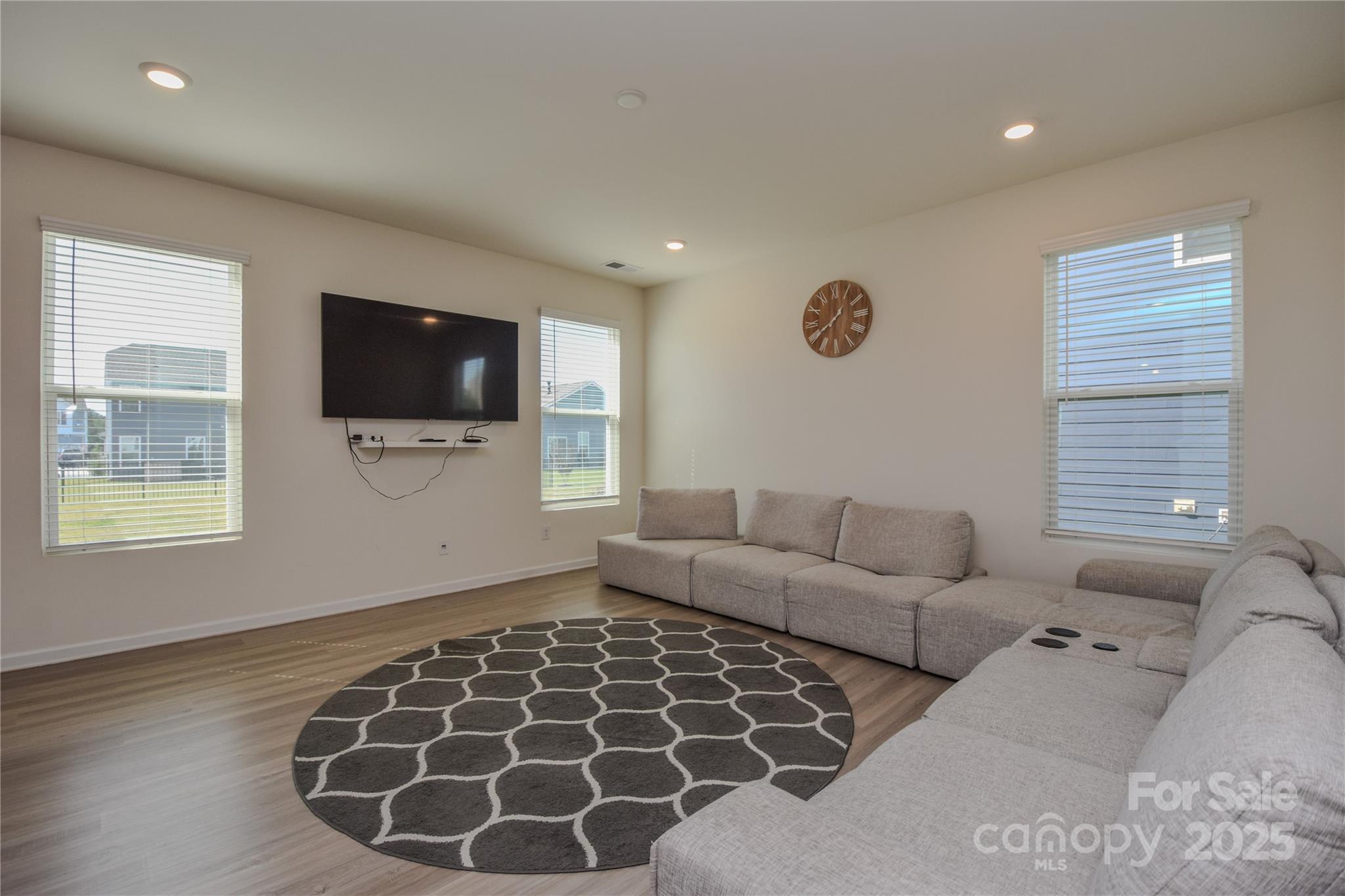 139 W Neel Ranch Road