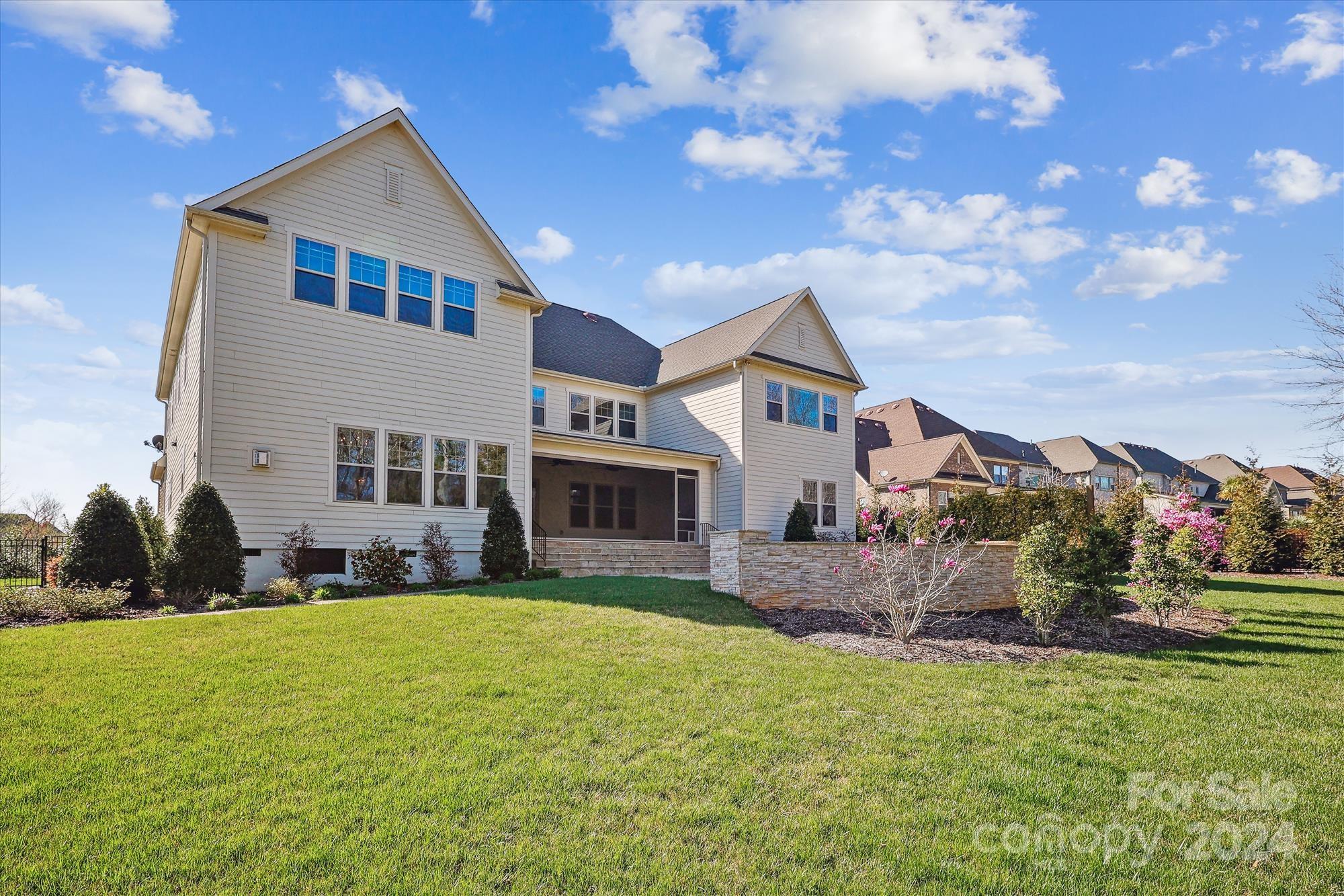 Ladera - Residential