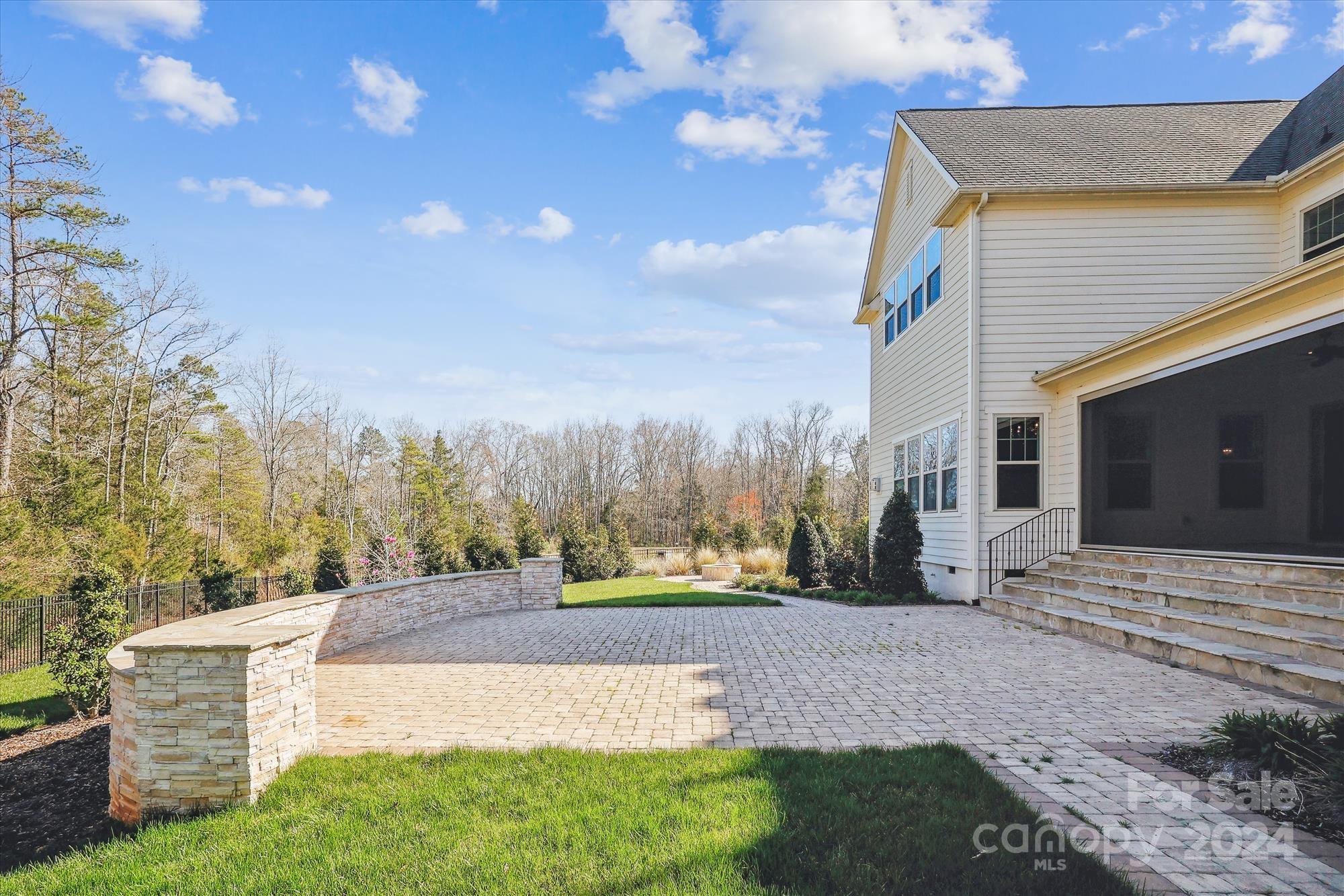 Ladera - Residential