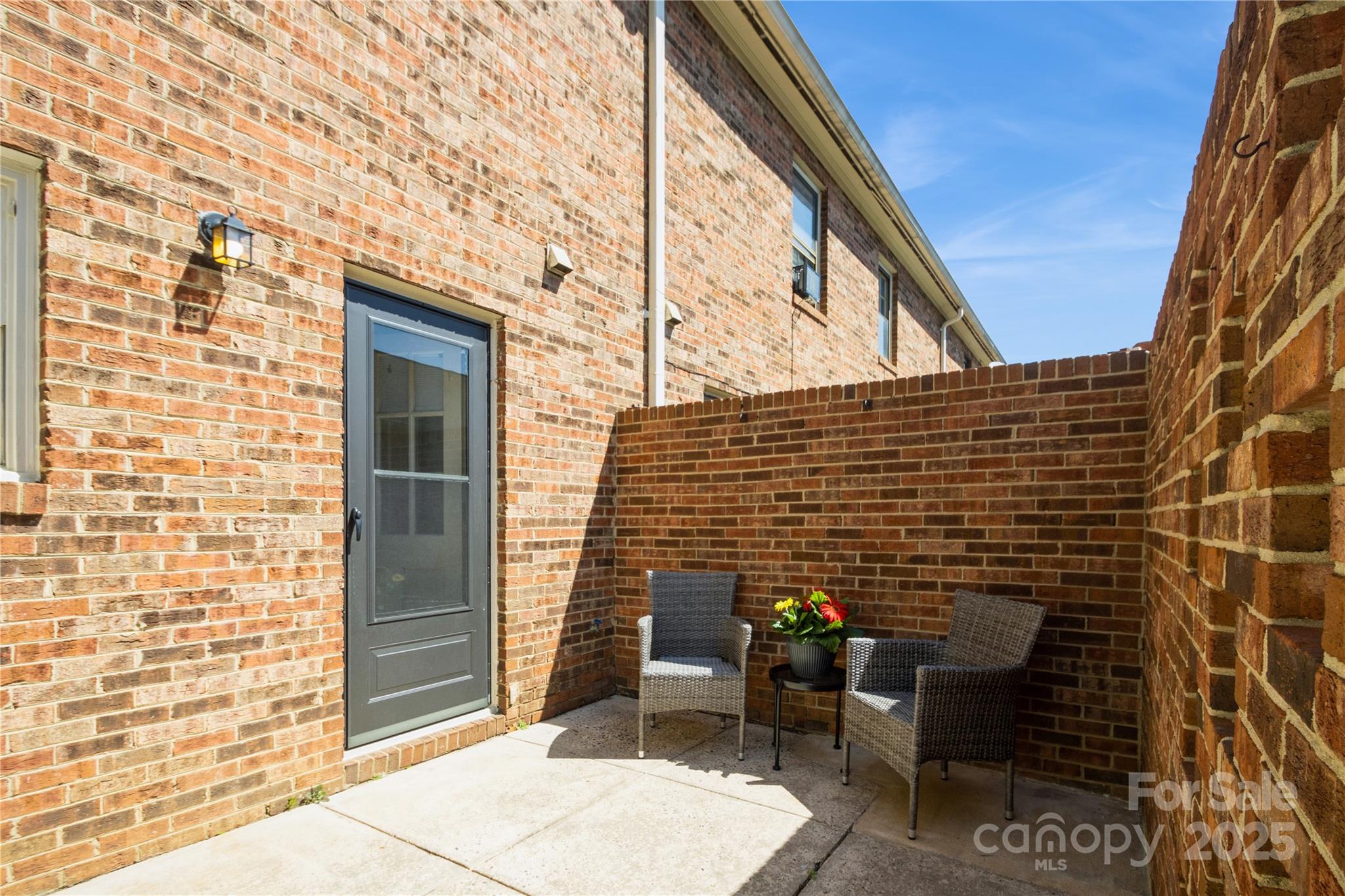 Carriage House - Residential