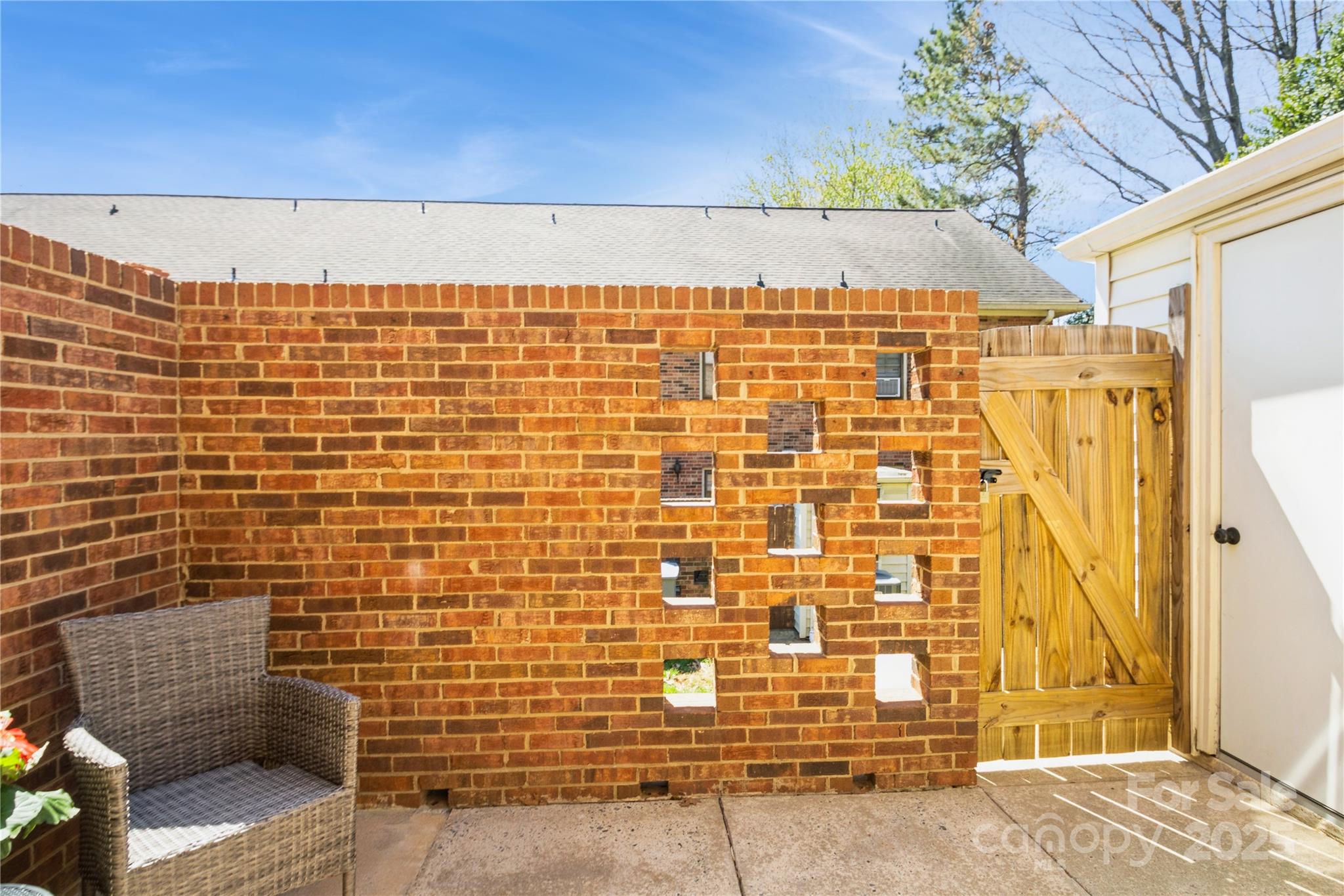 Carriage House - Residential